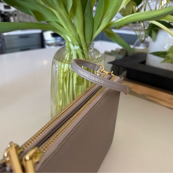 NWT Dagne Dover Essentials Clutch Wallet/Crossbody - Picture 5 of 7